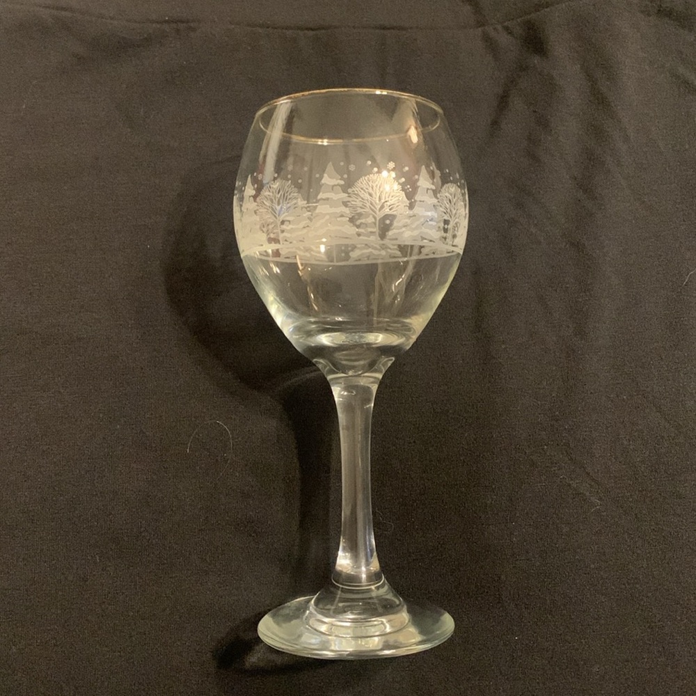 4 frosted Arby’s Libbey’s Christmas white Pine frosted gold rim glass stemmed 8”